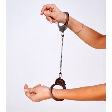 Эксклюзивные наручники со сменными цепями 